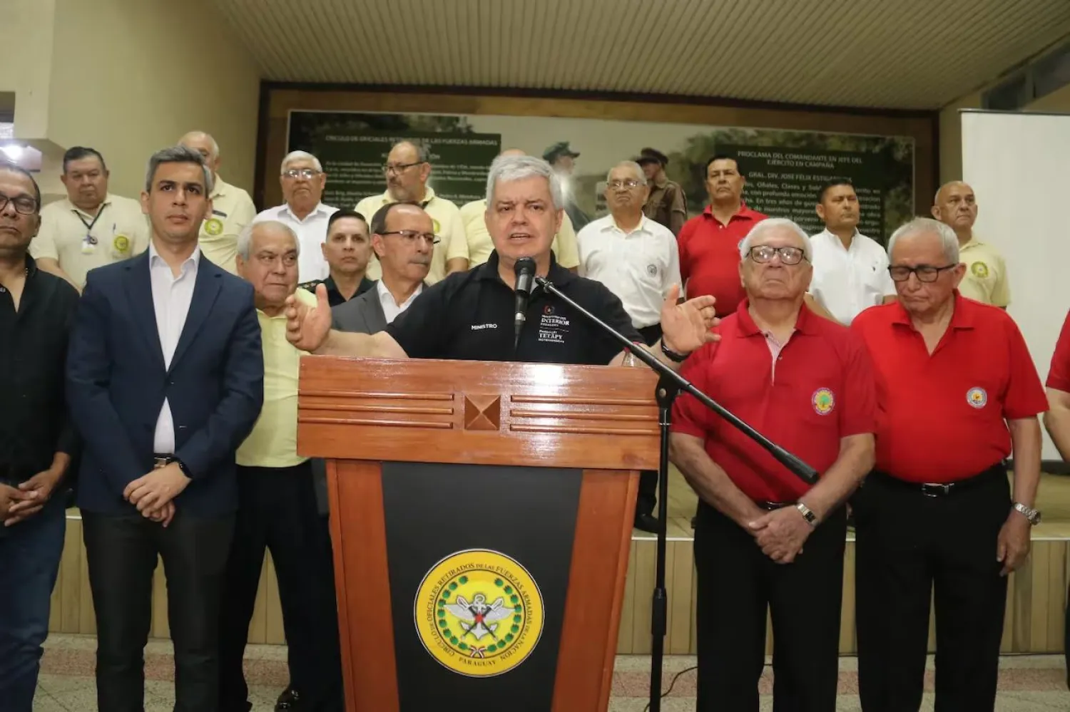 Policías y militares apoyan proyecto de reforma de la Caja Fiscal