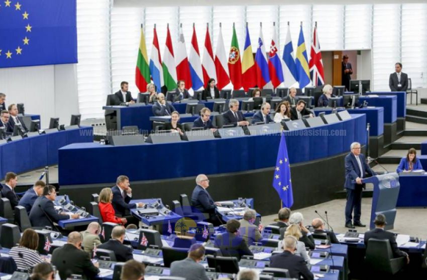 Eurocámara pide responder ante expulsión de políticos europeos de Venezuela