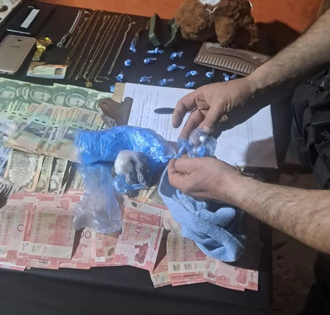 Capturan a “Muleta” y su hermana por presunta reducción de objetos robados y tráfico de drogas