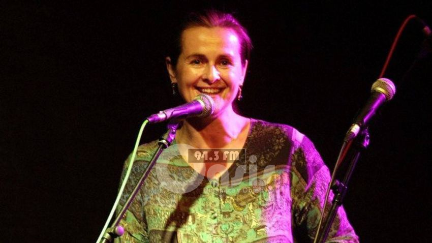 Muere cantante checa antivacunas tras contraer Covid-19 de propósito para obtener pasaporte de vacunas