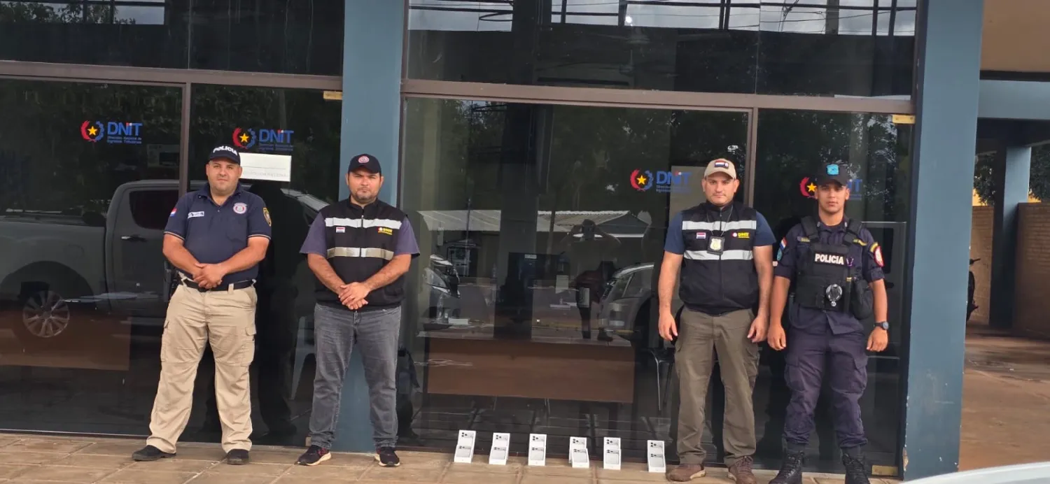 DNIT incauta 12 iPhone de contrabando en control realizado en Cruce Bella Vista