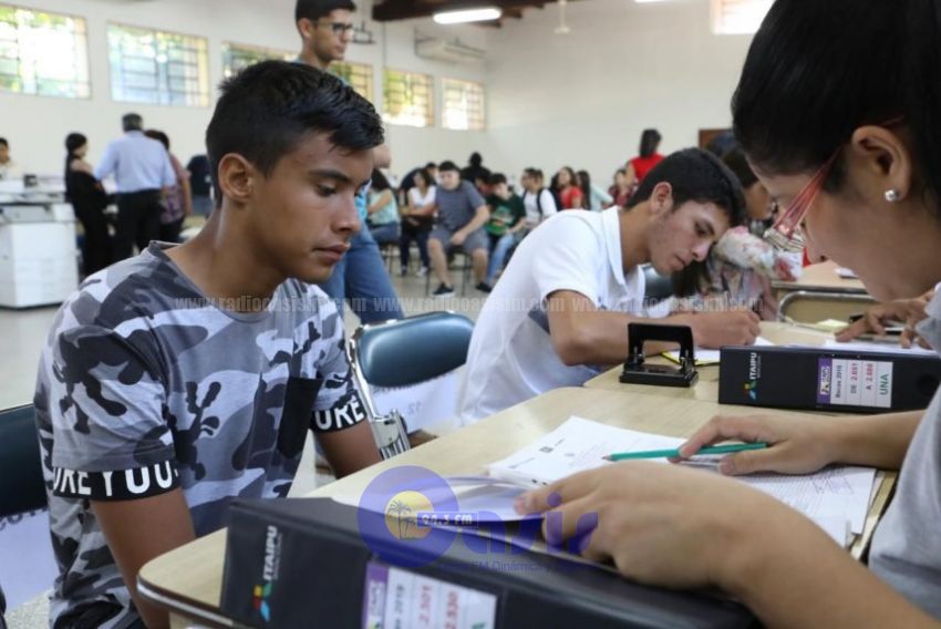 Último día para confirmar postulación a becas de Itaipú