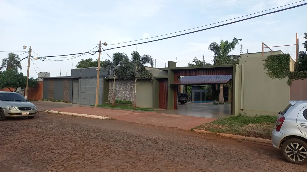 Agentes de la Senad allanan vivienda lujosa en Pedro Juan Caballero