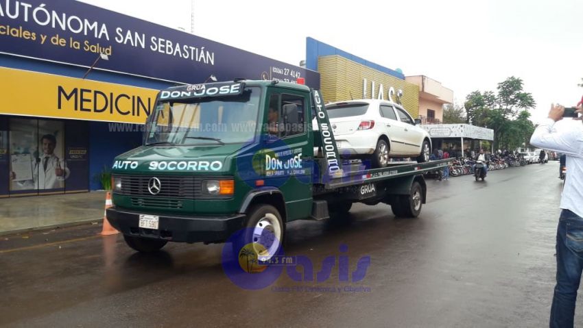 Mal estacionamiento de alumnos de medicina crea peligro en tránsito de PJC
