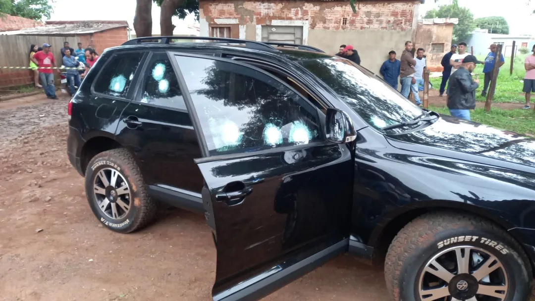 Persecución y balacera a vehículo blindado en PJC