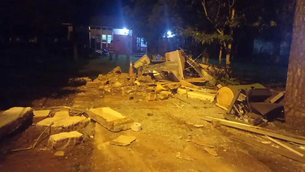 Grupo tipo comando toma una comisaría, reduce a policías y se lleva un cajero en Yatytay