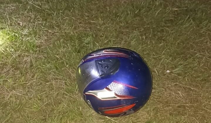 Sicarios ultiman a balazos a un joven en una cancha de fútbol