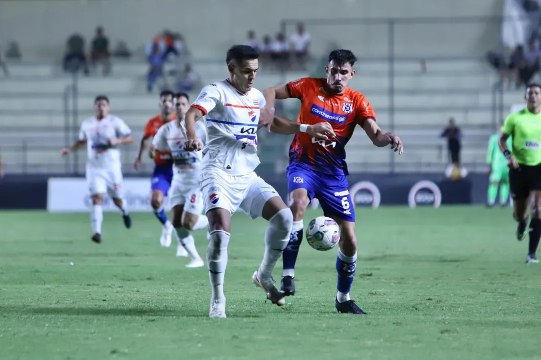 El ''2'' cae en su visita a Nacional y se estaciona como último en la tabla