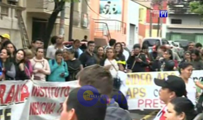 Enfermeras y obstetras reclaman anulación de concurso para ingresar al Ministerio de Salud