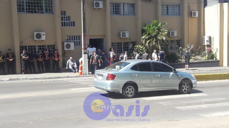 Ediles intentaron sesionar en la comisaría y fueron echados