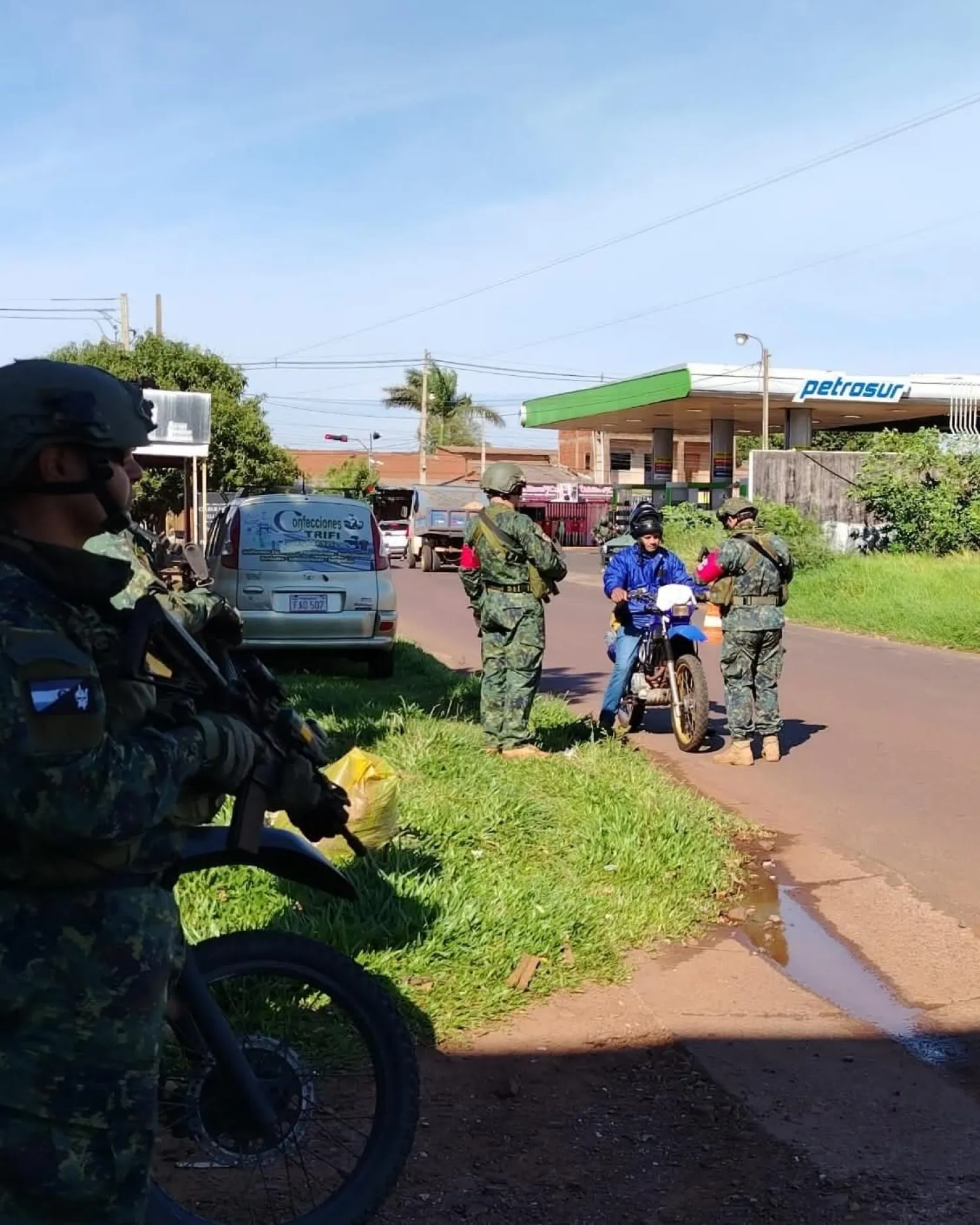 Militares realizan intensos controles en Pedro Juan