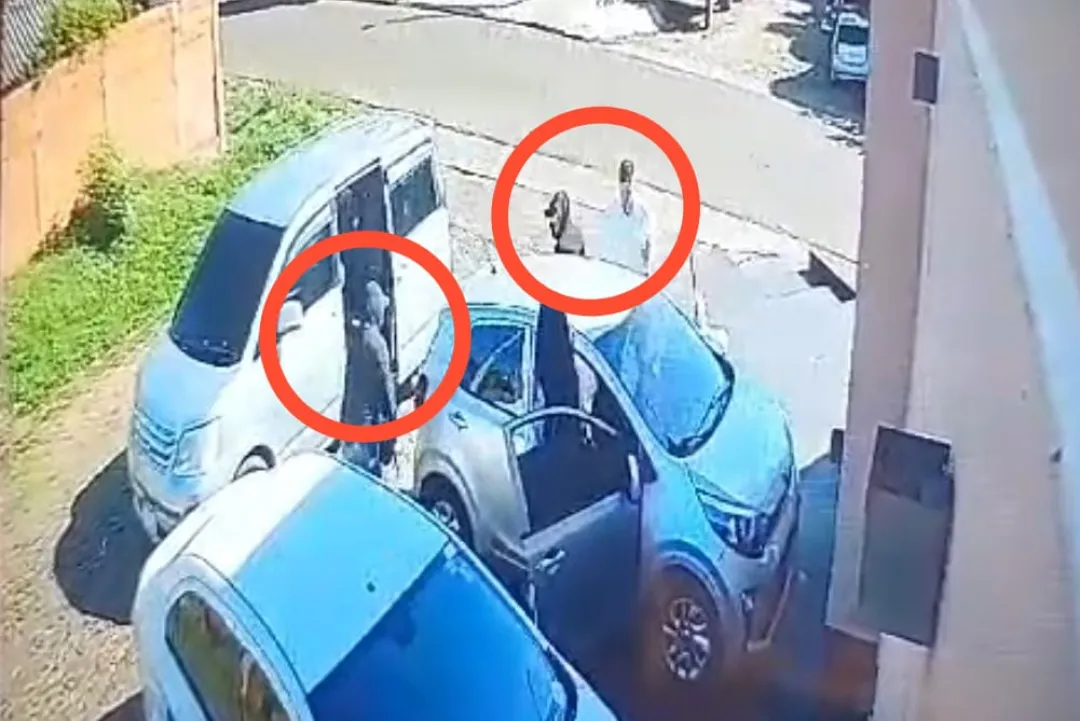 Asaltantes descienden de una minivan y con voz de asalto se alzan con varios objetos de valor