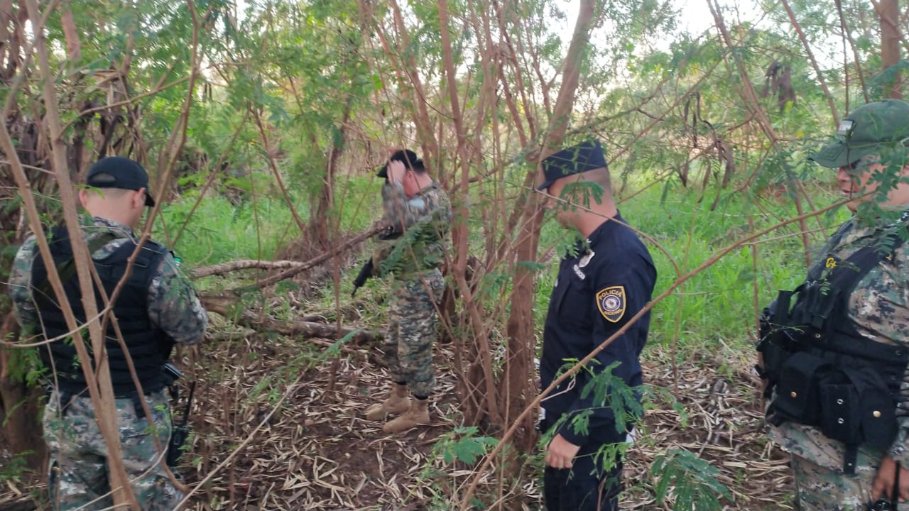  Un frasco de perfume muy parecido a una granada de mano, movilizó a la Policía
