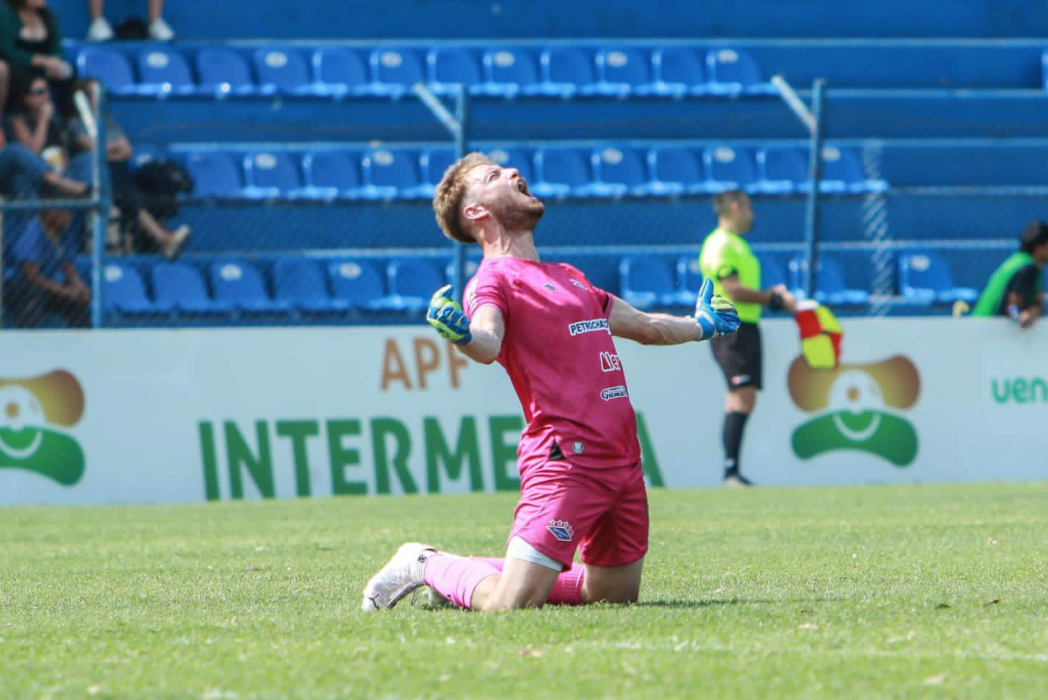 Independiente dinamita la confianza del líder Sol de América 