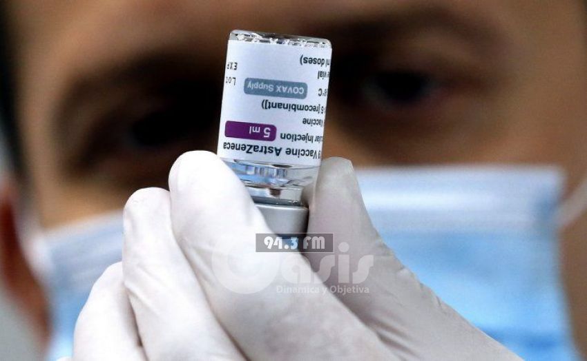 Científicos descubren el posible detonante de los trombos tras la vacuna de AstraZeneca.