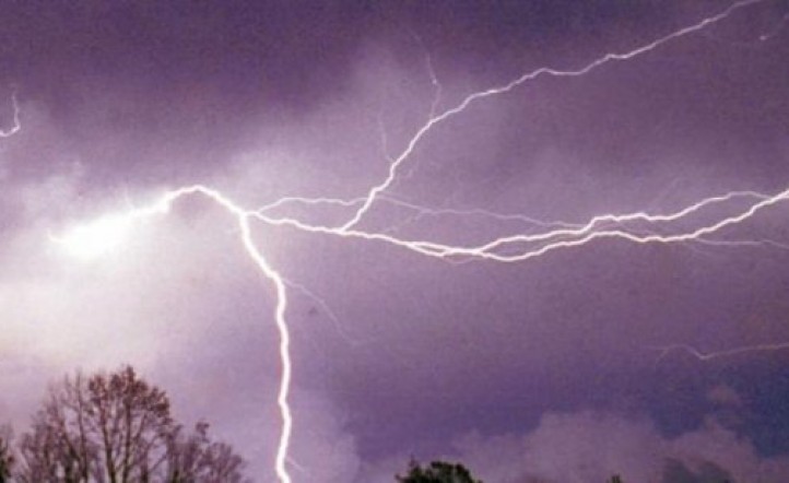 Caída de rayo hiere a dos personas en Itá