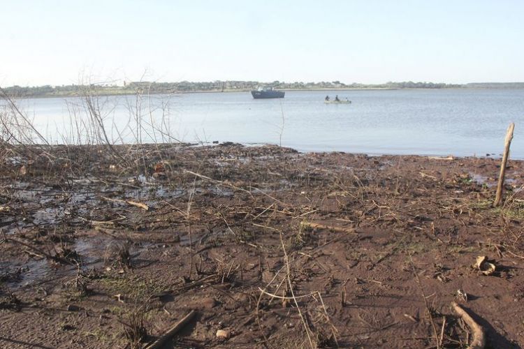 Contrabandista de cigarrillos es abatido por militares brasileños en lago de Itaipú