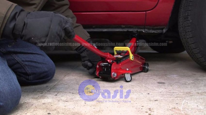 Murió aplastado mientras reparaba su vehículo