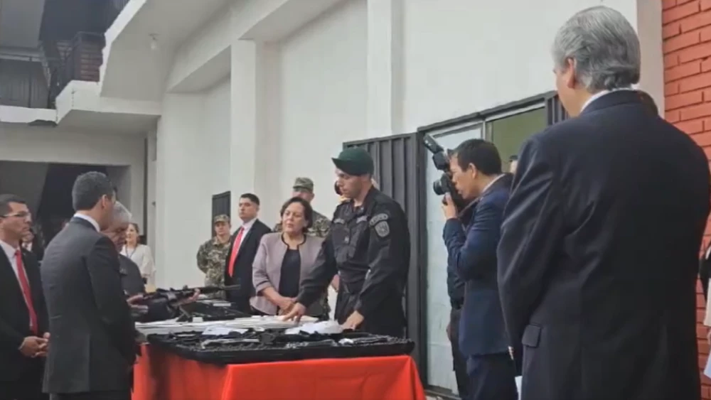 Policía recibe 2.000 armas incautadas en operativo Dakovo para “fortalecer la seguridad”
