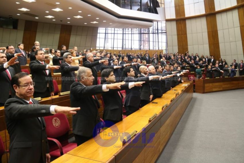 Oficialmente, cinco diputados renunciaron al seguro vip