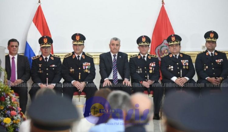 Francisco Resquín asume como nuevo comandante de la Policía Nacional