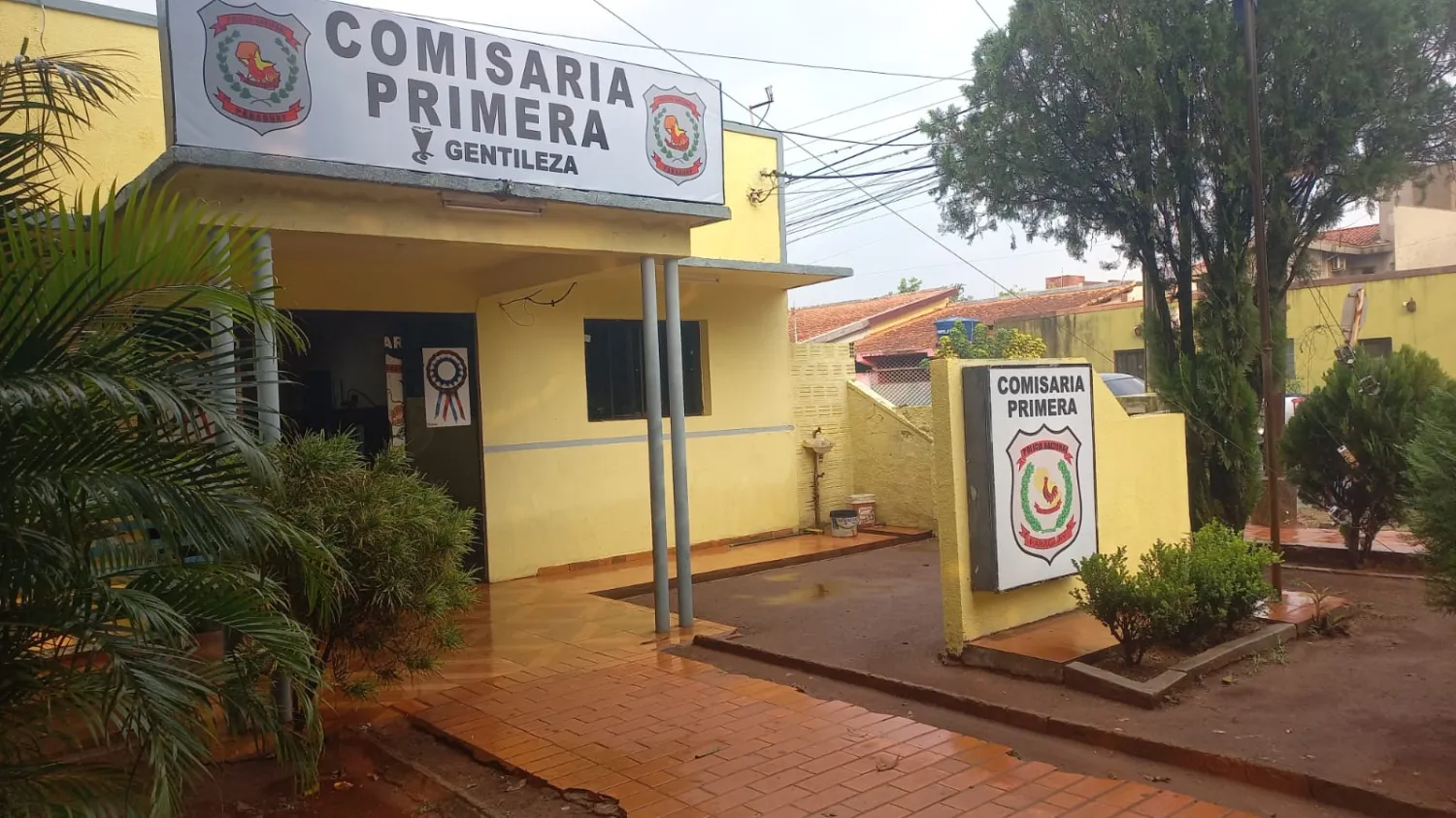 Colisión entre motos involucra a un menor y a una mujer de 58 años