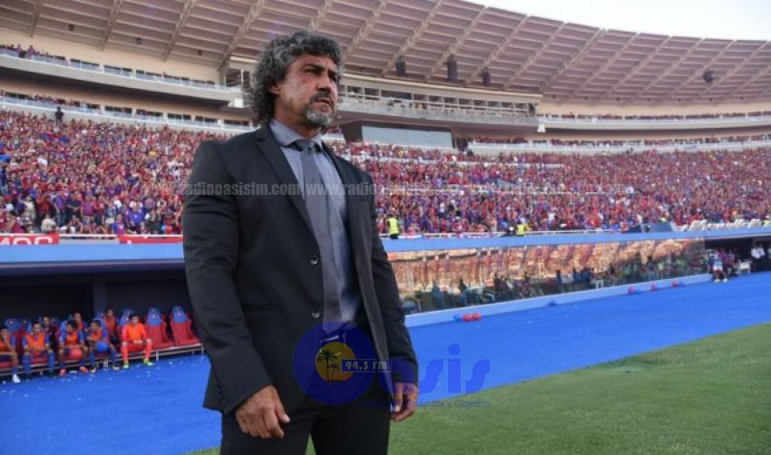 Leonel lvarez se fue de Cerro Porteo