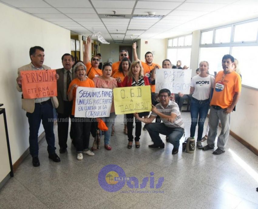 Escrachadores piden que OGD vaya a Tacumbú