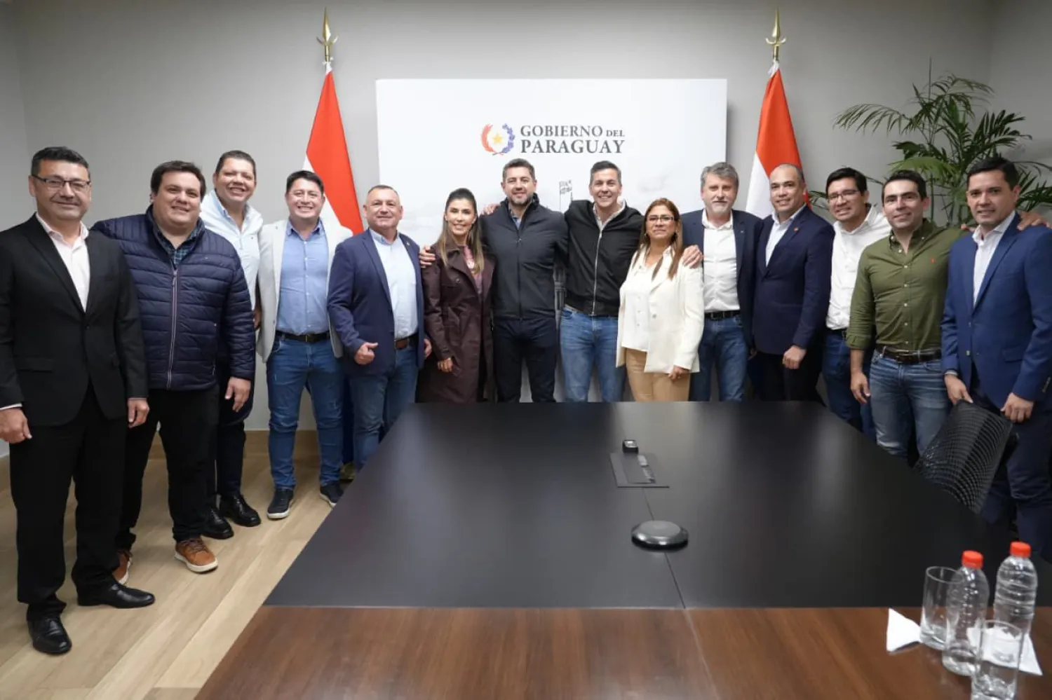 Peña y gobernadores evaluan progreso en departamentos y definen prioridades