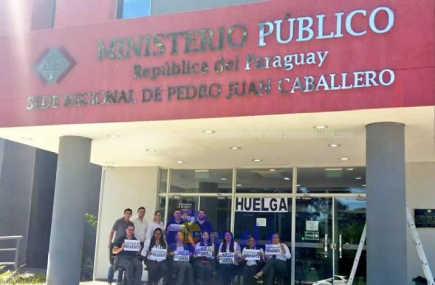 Inicia huelga de funcionarios del Ministerio Público