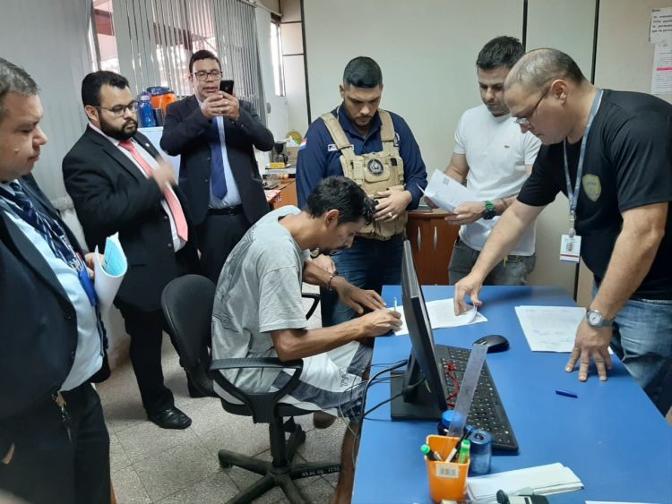 Expulsan del país a supuesto sicario del Comando Vermelho