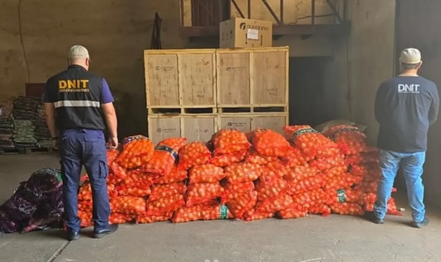 Refuerzan controles y decomisan cargamento ilegal de frutas y hortalizas en Cerro Corá