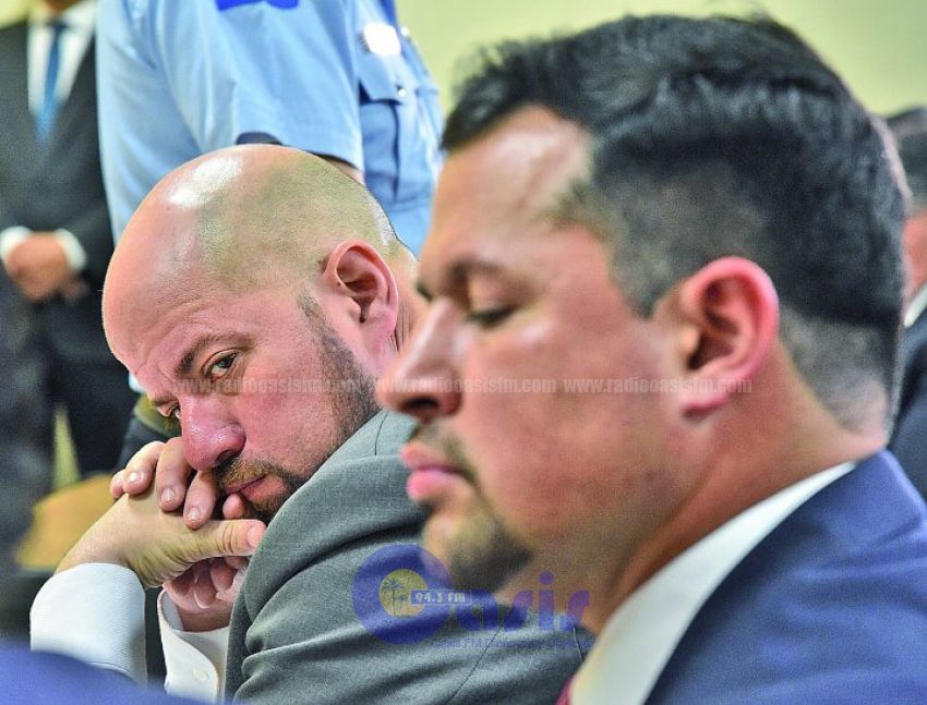 Ulises Quintana consigue permiso en Diputados y esquiva destitución