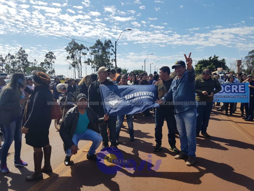 Funcionarios Públicos cierran Ruta V en protesta al aporte jubilatorio