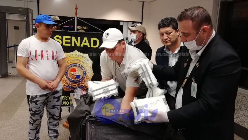 Cae "mula"  cocana en aeropuerto
