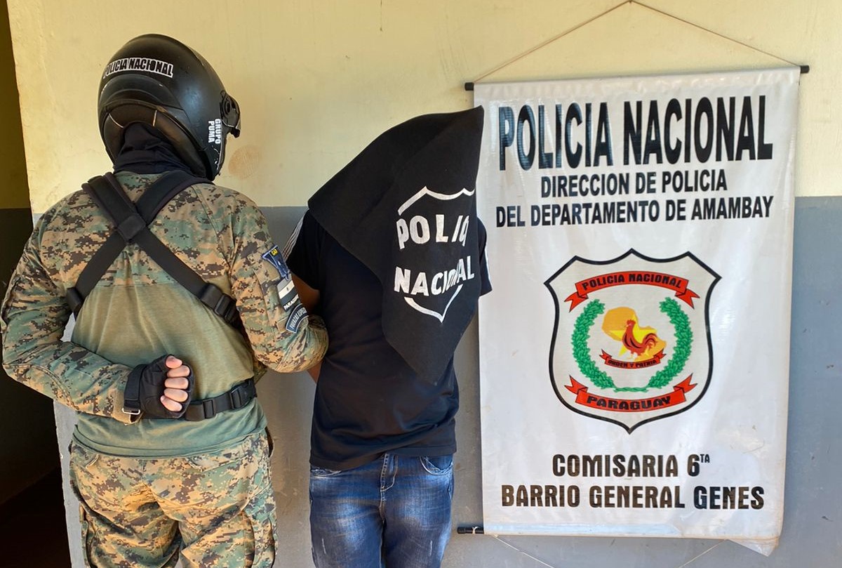 Detienen a un hombre vinculado en asalto a farmacia