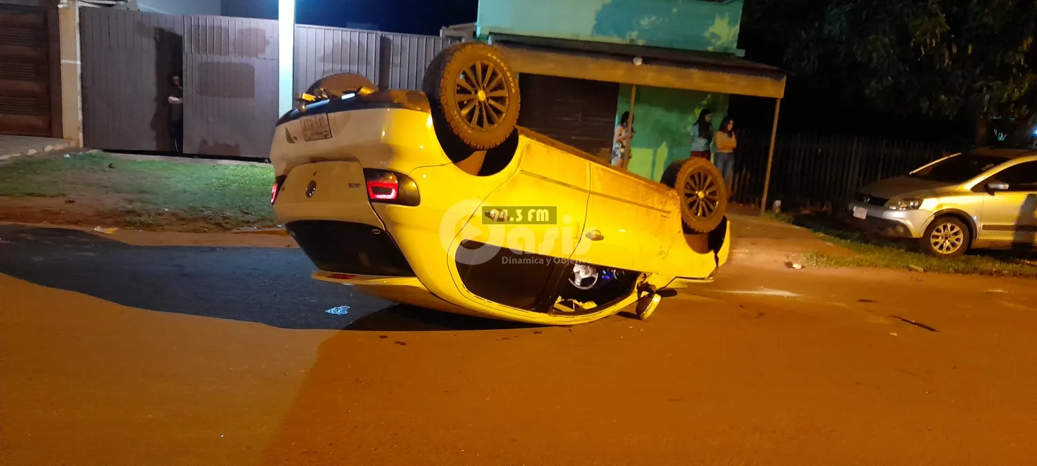 Vuelco de vehículo en Pedro Juan: Policia sufre fractura en el accidente