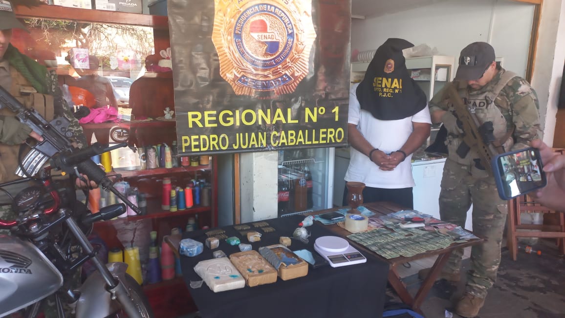 Senad incauta gran cantidad de estupefacientes, municiones y dinero en efectivo en plena linea internacional