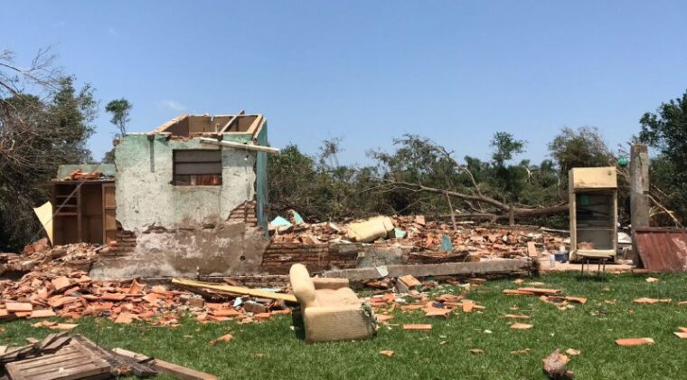 El día después del tornado: familias quedaron sin nada y claman ayuda