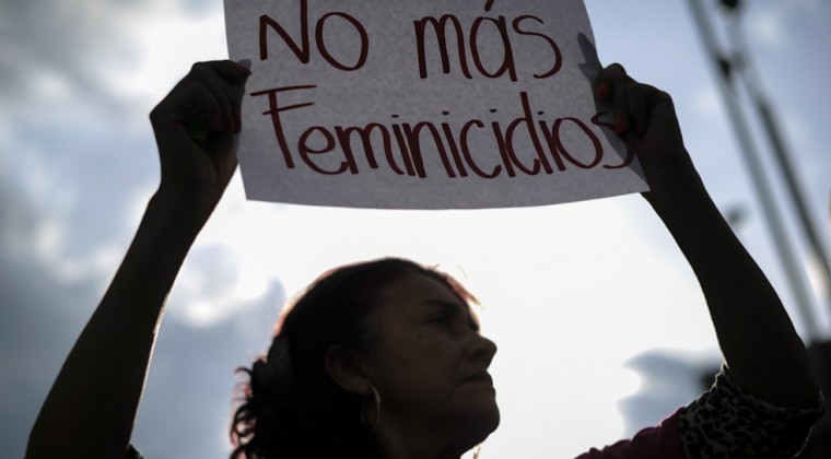 Diputados analizan mantener emergencia por casos de feminicidios