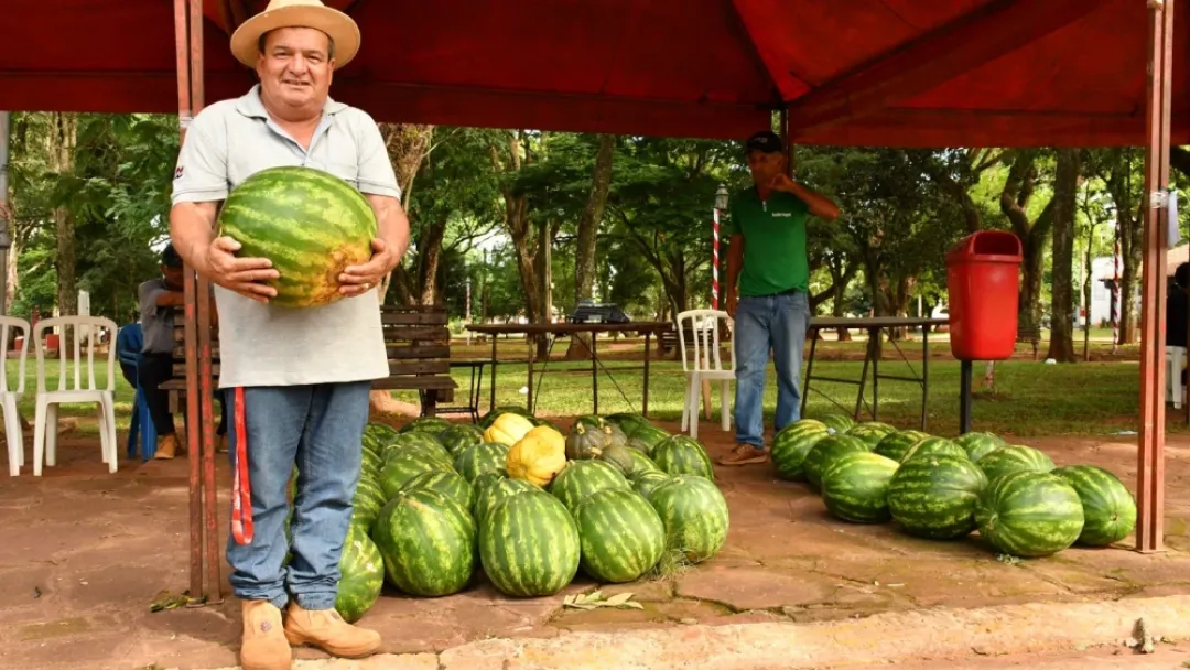 La cuarta Edición de la Fiesta de la Sandía premió a una de 23 kilos