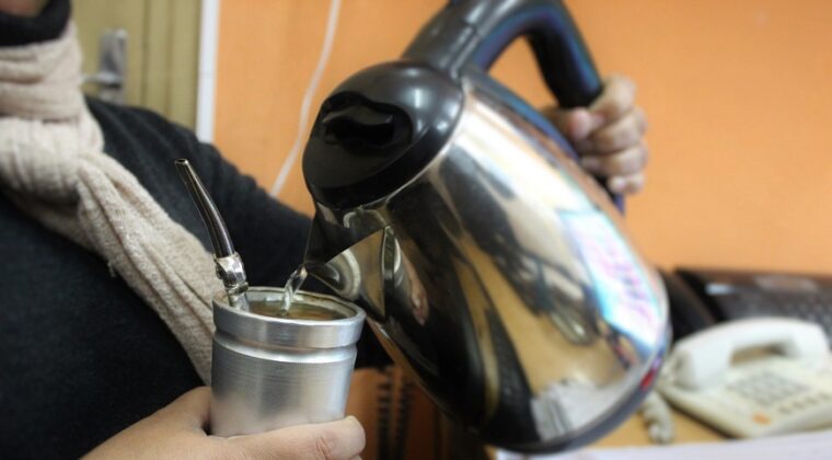 Instan a no beber mate muy caliente