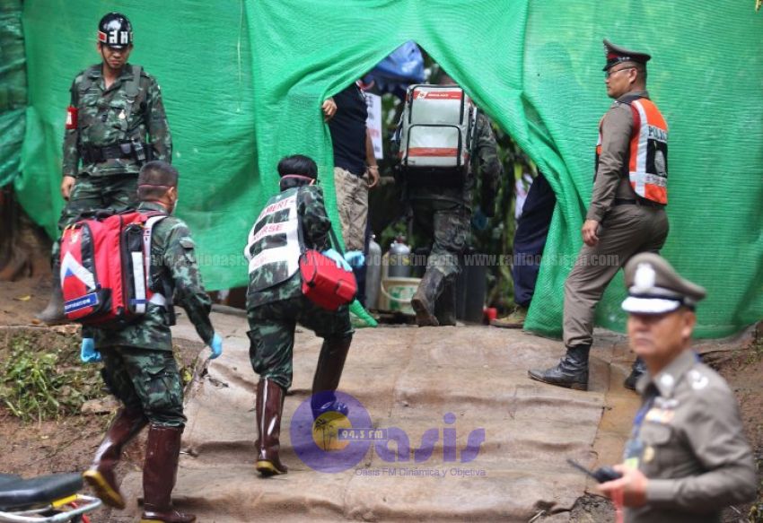 Suspenden hasta mañana rescate de niños atrapados en una cueva