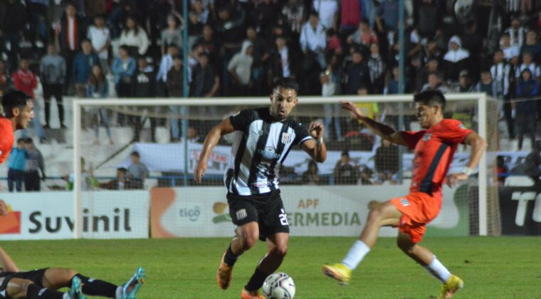 Partidazo y empate entre los líderes de la Intermedia