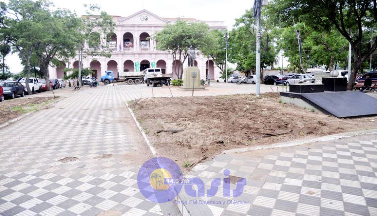 Denuncian asalto a metros de la Comandancia de la Policía
