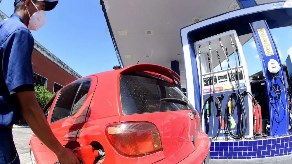 Petropar sube precios de sus combustibles