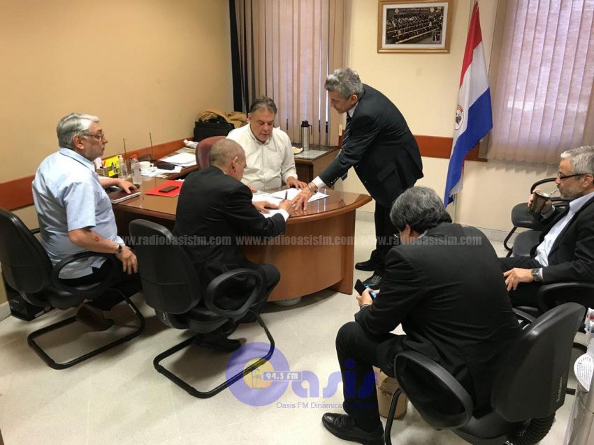 Rechazarían renuncia de OGD y apostarían por la pérdida de investidura
