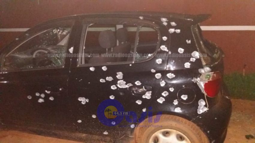 Balean casa de expolicía y reclaman "mercadería"