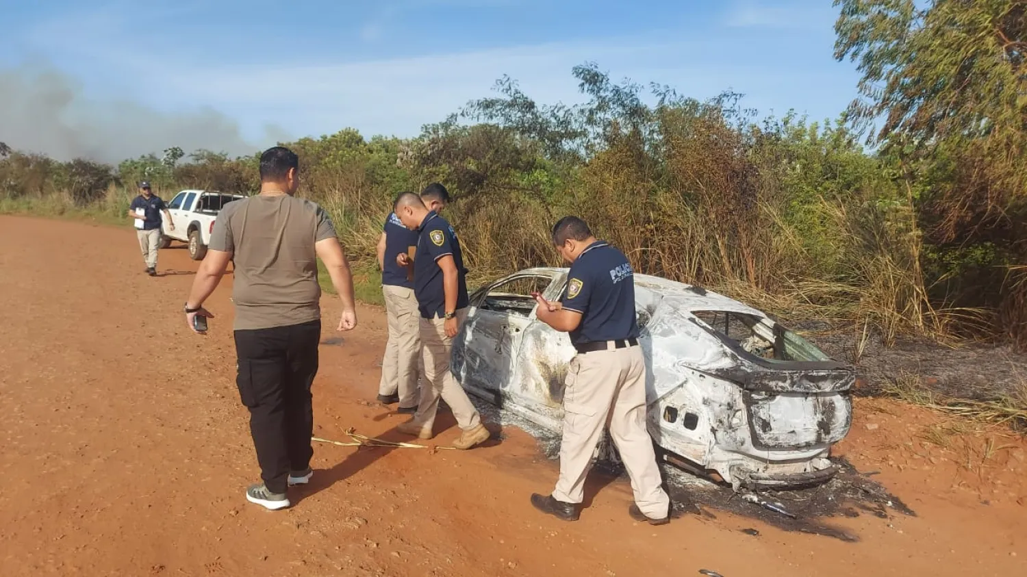 Vehículo incinerado estaría ligado con fatal ataque a comerciante en