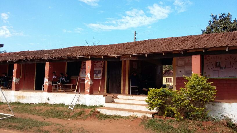 Alumno apuñala y mata a la directora de su colegio en Guairá
